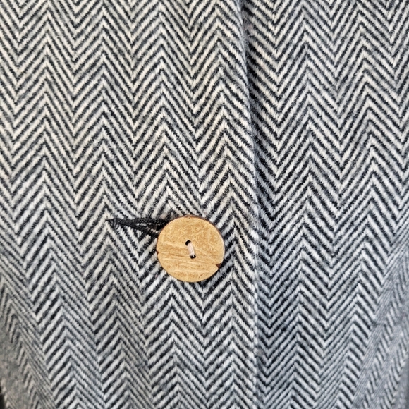 Womens Black Rivet Cropped Jacket Leopard print lining bell/fluted sleeve S Med - Picture 6 of 14